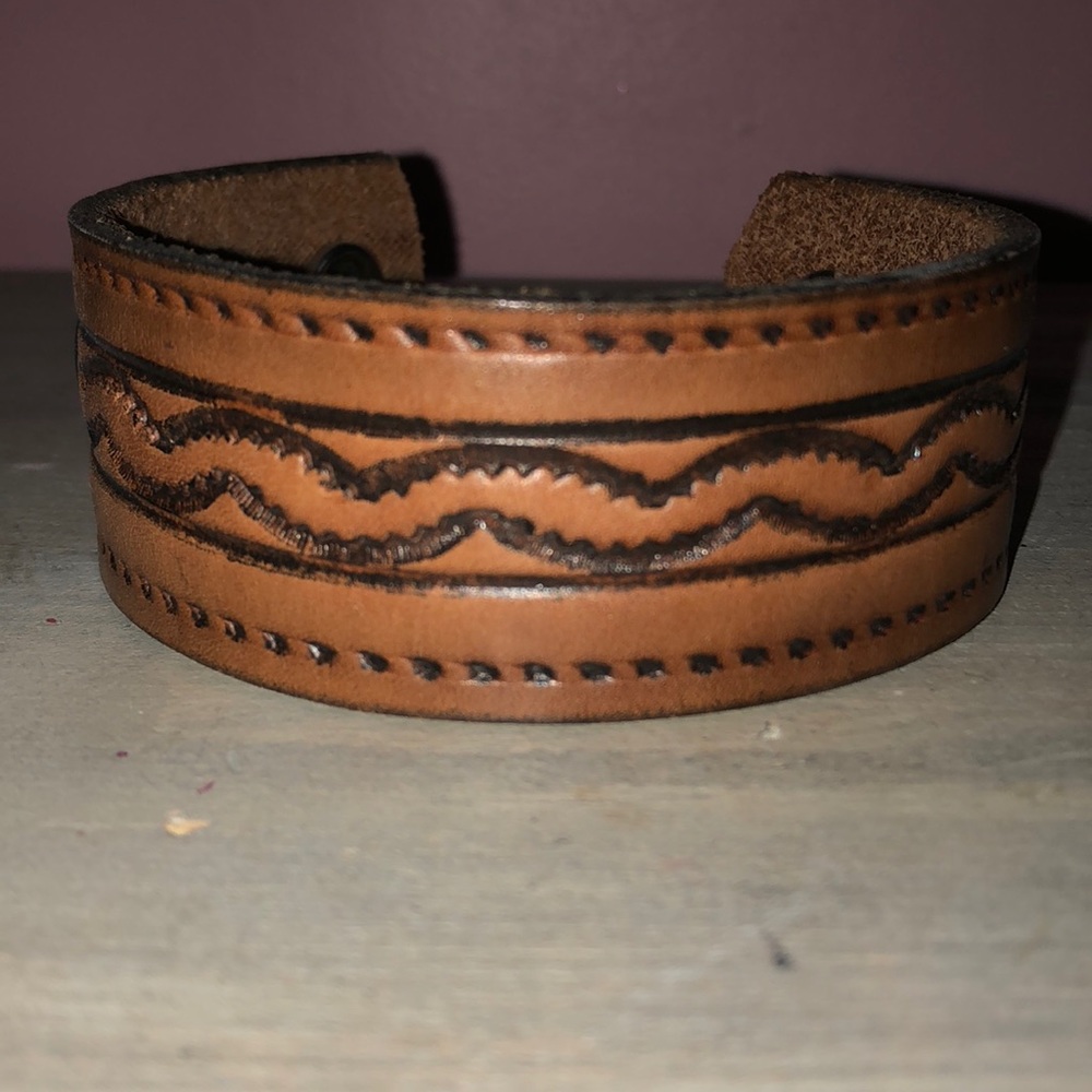 Leather bracelet